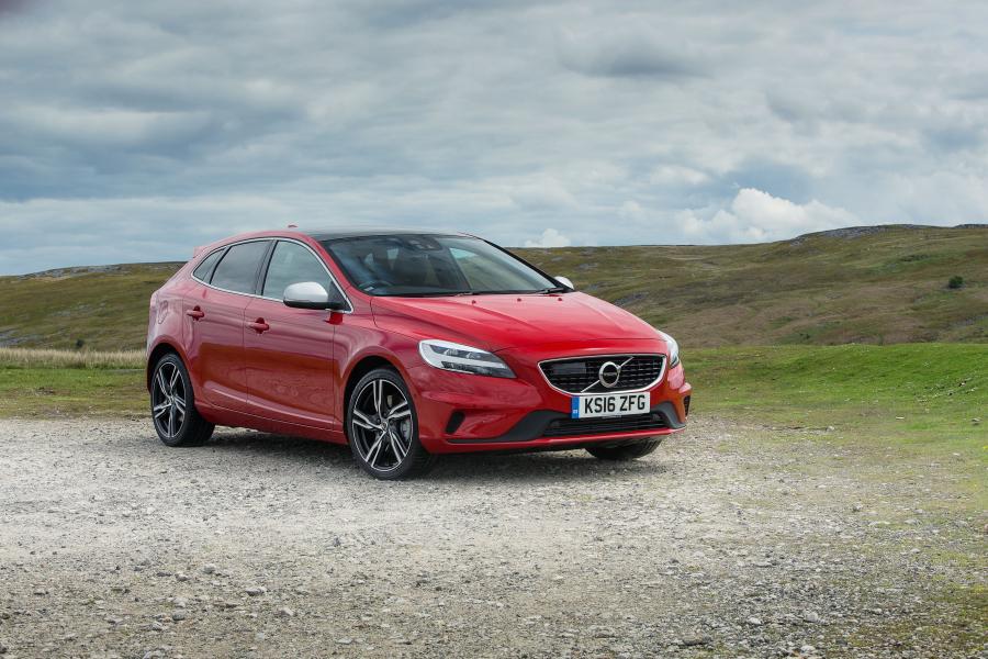  Volvo V40 D3 R-Design 2016 года  (UK) (фото 12 из 30)